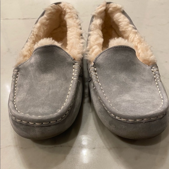 UGG Ansley Slippers - Picture 7 of 7